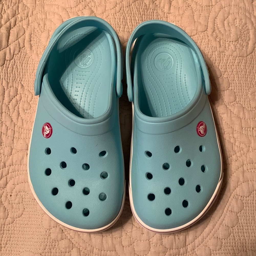 EUC teal and pink Crocs